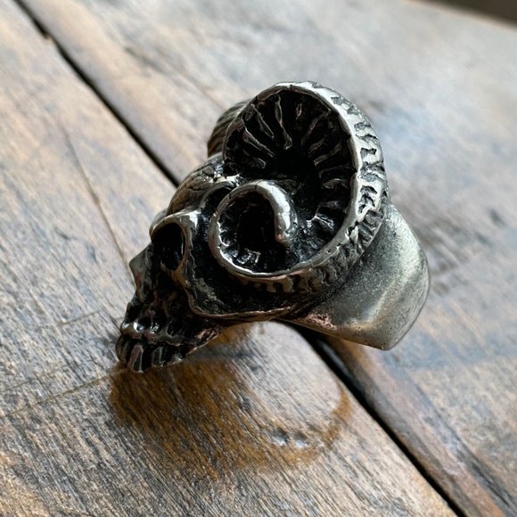 Ram Skull Biker Ring Rock Revival gothic 7 RARE - Picture 4 of 8